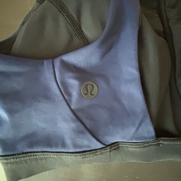 Lululemon Sz 4 Endless Horizons Swim Top In
Euro Navy / Black EUC - Picture 6 of 12